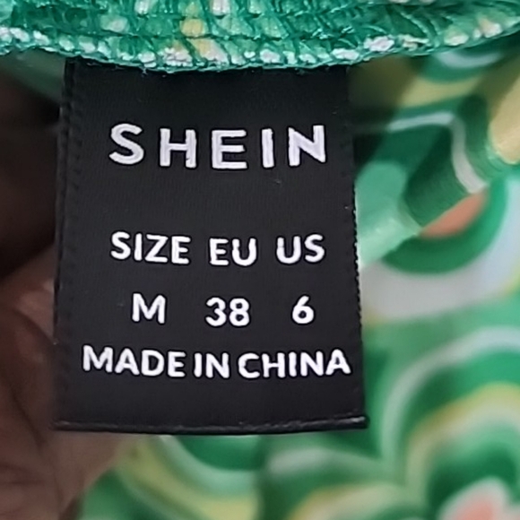 Floral Print Flare Leg Pants. Great Stretch. - Medium - Picture 4 of 4